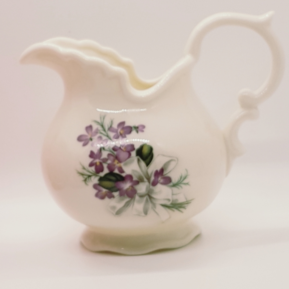 4" WINROSE VINTAGE PITCHER MAKE•UP BRUSHES; DISPLAY PIECE; JEWELRY; FLOWERS